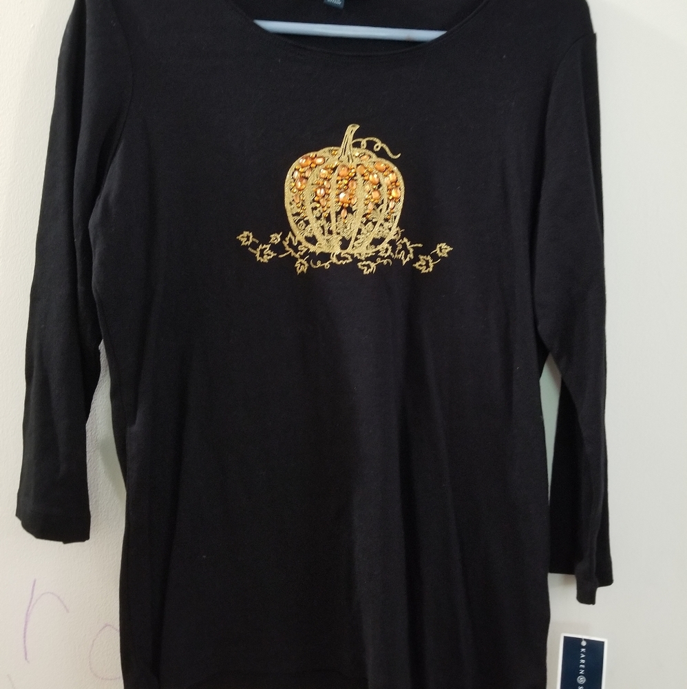 Brandnew shirts 8$ each. With and without tag.